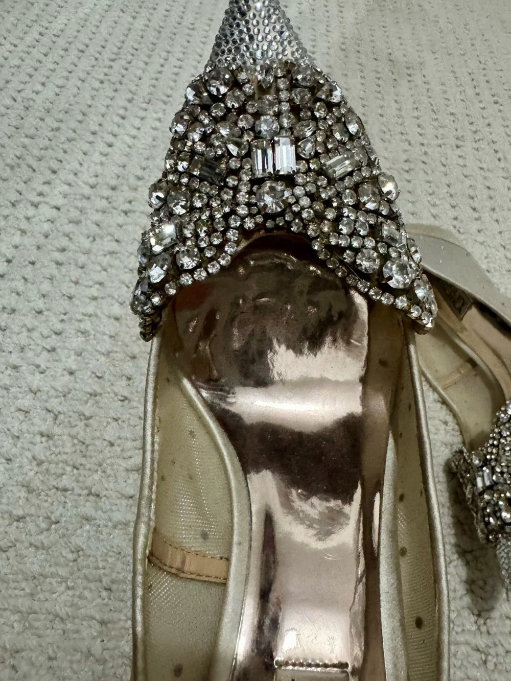 Badgley Mischka Ivory Crystal Embellished Pointed Toe Pumps - Size 8 - Picture 5 of 7